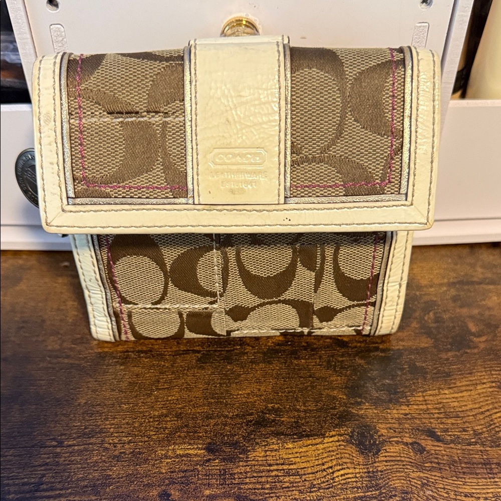 Coach Brown and Cream Wallet - Picture 8 of 8